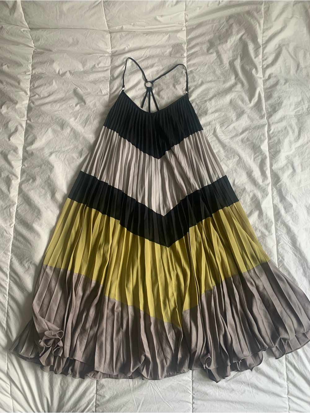 BCBGMaxAzria Juna dress - low back and sides beautiful flowy dress